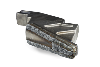 Contre-couteau HRT® adapté aux broyeurs rapides Doppstadt et Terex (adapté aux anciens types de séries AK et TBG) avec WearShield® autour du contre-couteau complet