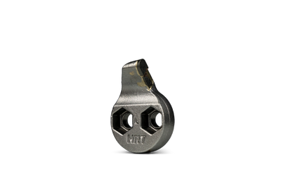 Outil HRT® compatible avec les dessoucheuses Rayco, FSI, Carlton et Vermeer. Outil gauche avec trous de fixation.