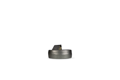 Outil HRT® compatible avec les dessoucheuses Rayco, FSI, Carlton et Vermeer. Outil gauche avec trous filetés UNF 5/8"