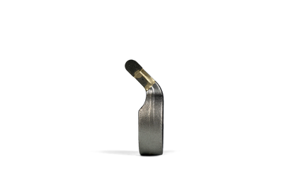 Outil HRT® compatible avec les dessoucheuses Rayco, FSI, Carlton et Vermeer. Outil gauche avec trous filetés UNF 5/8"