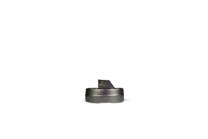 Outil HRT® compatible avec les dessoucheuses Rayco, FSI, Carlton et Vermeer. Outil droit avec trous de fixation.